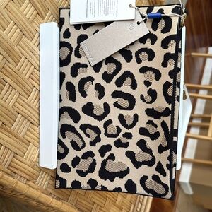 ROTHY'S THE WRISTLET INDIGO CAT